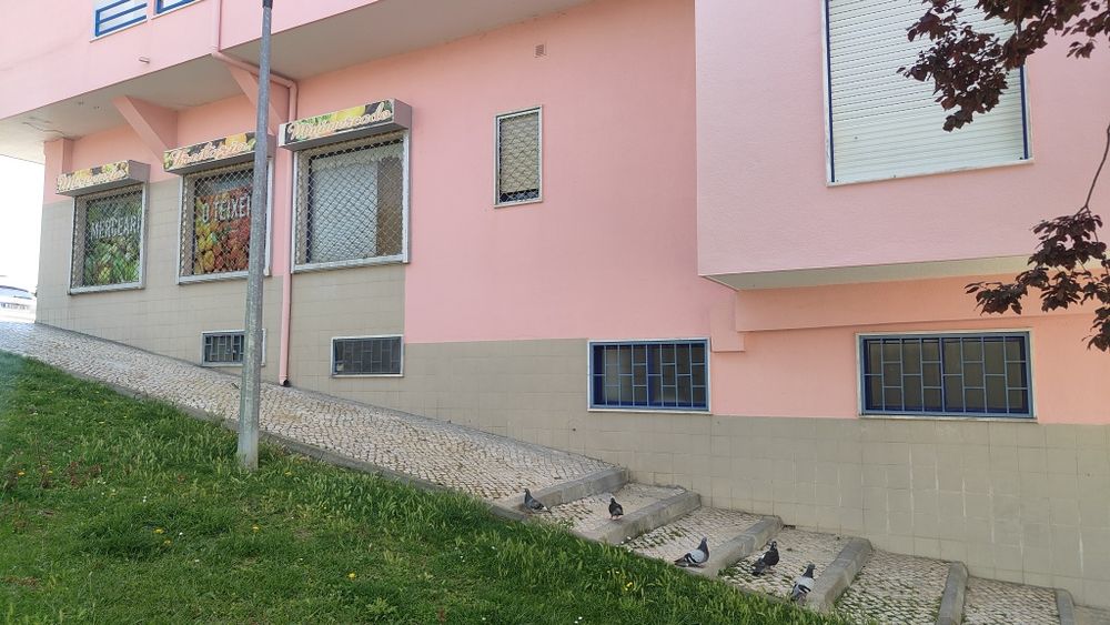 Loja 2 pisos , corroios