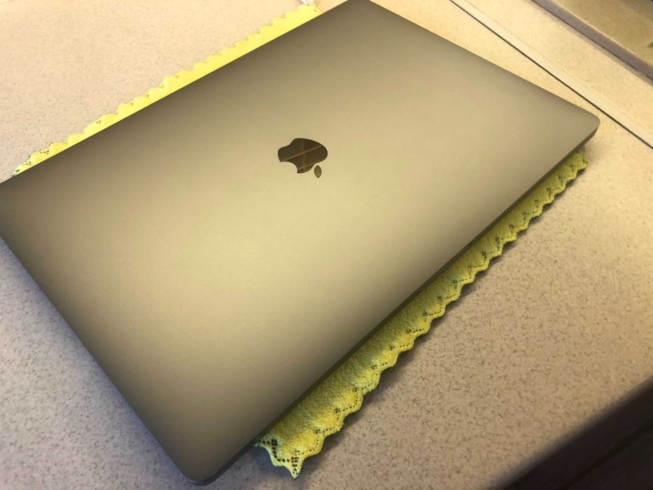 Apple Macbook Pro 16 2019 i9 16GB 1TB Radeon Pro