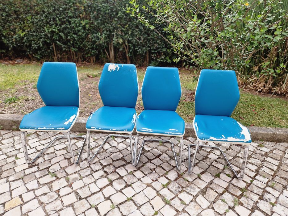 Vendo conjunto de 4 cadeiras