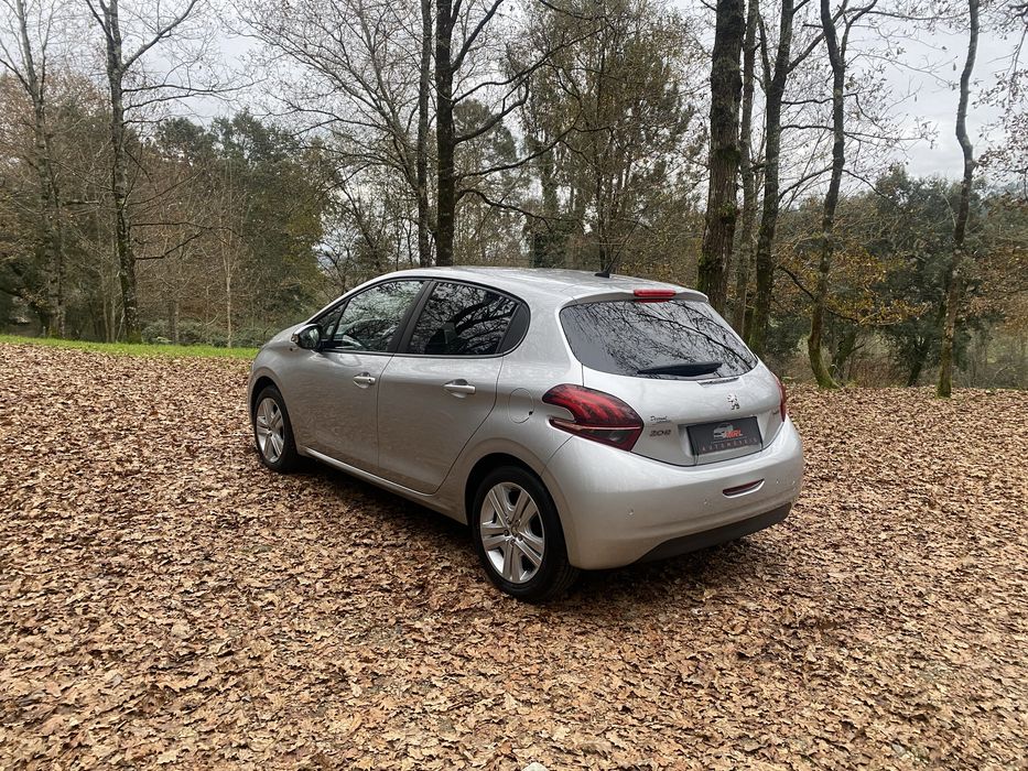 Peugeot 208 1.2 gasolina