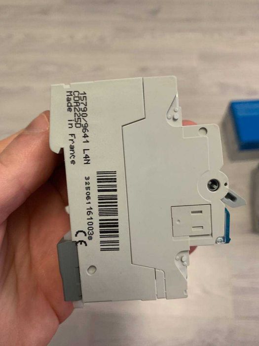 Дифференциальное реле (УЗО) 2-полюсное Hager 25/0,03A CDA225D