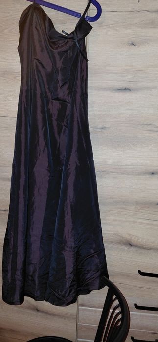 Sprzedam   sukienkę  L  używaną  .