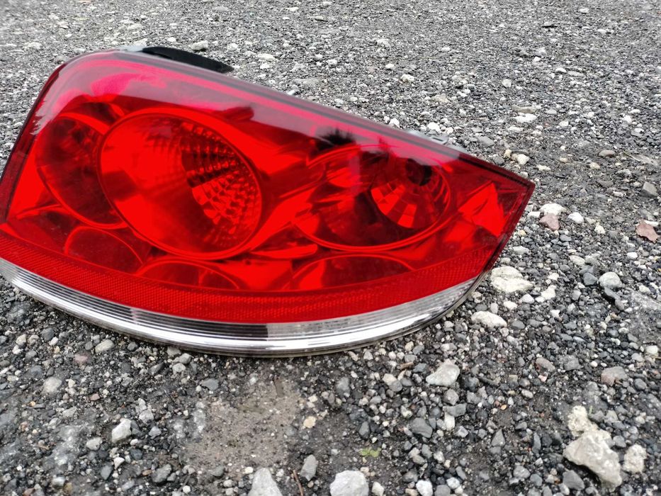 Lampa prawy tył prawa tylna Fiat Linea