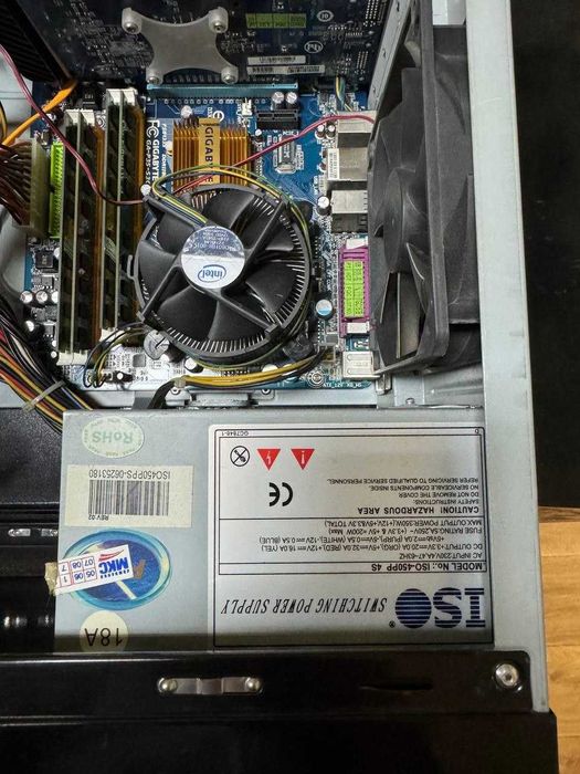 Продам системний блок на базі  Intel Core 2 Duo E8400 +монитор 19'