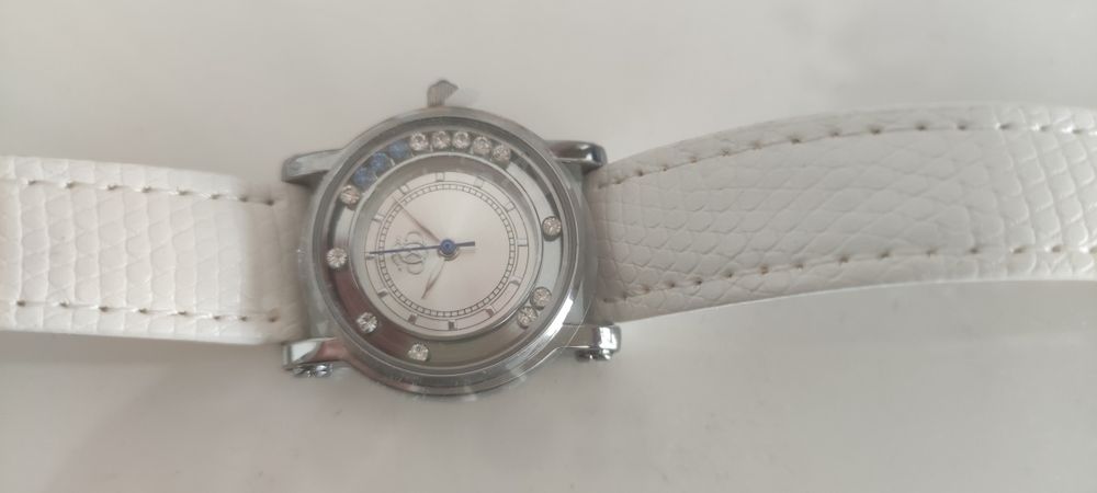 Продам часы. Новые.