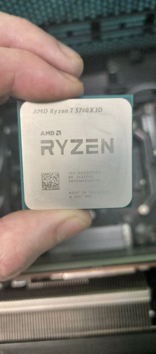 Процессор Ryzen 7 5700x3d