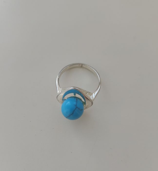 Продається срібна каблучка