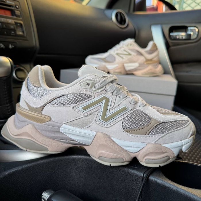 Жіночі бежеві кросівки нюбеланс замша New Balance 9060 beige