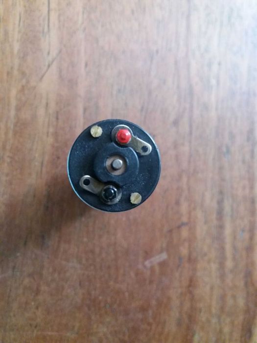 Motor elétrico pequeno novo