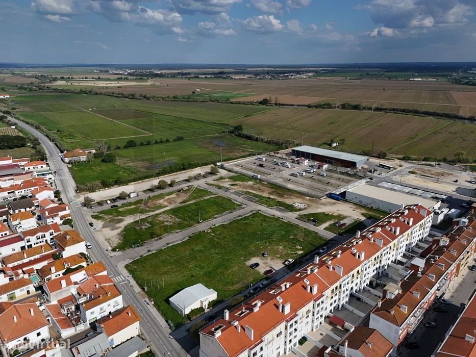 Lote de terreno para construção de prédio multifamiliar, Coruche, Lote
