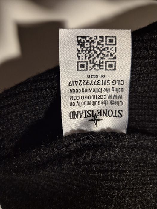 Czarna czapka Stone Island