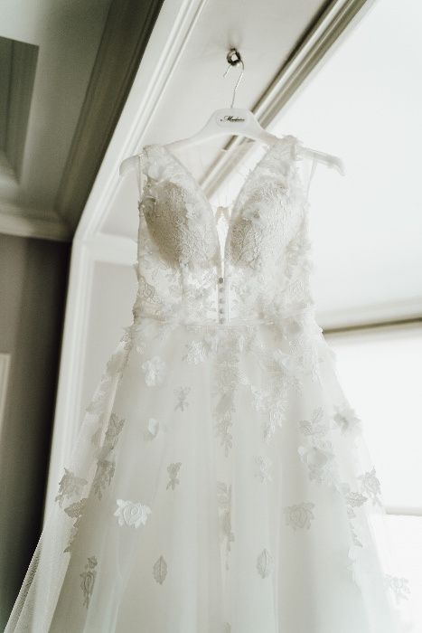 Продам весільну сукню Eva Lendel ivory