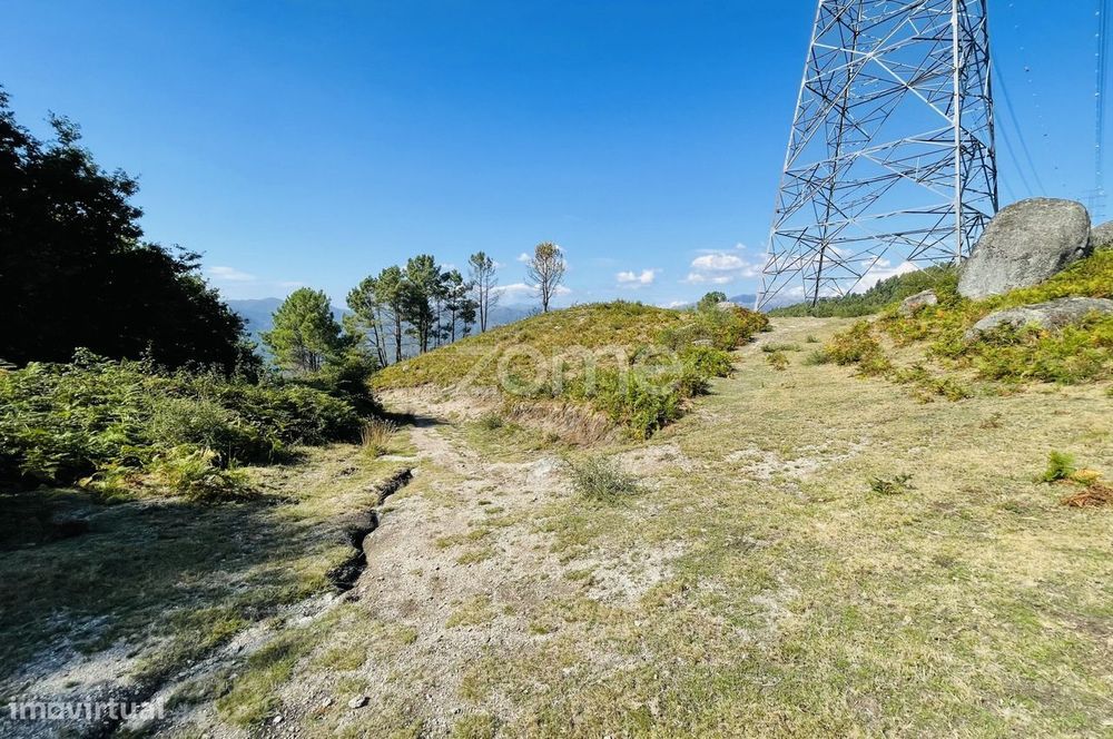 Terreno Rustico com 1.804 M2 (vistas rio) Vieira do Minho
