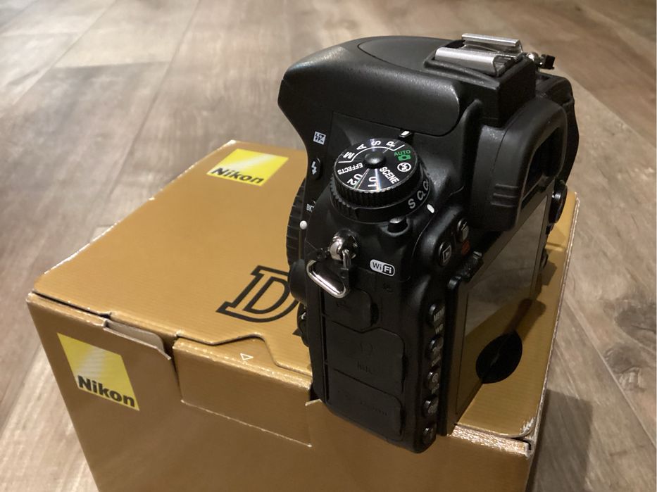 Nikon D750 body + Gip MB-D16 + Nikkor AF-S 50 mm 1:1.8 G