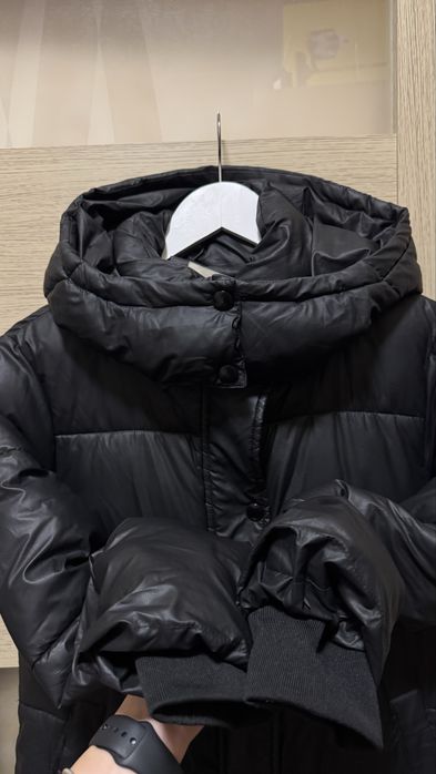 Чорна зимова довга куртка / пуховик / пальто