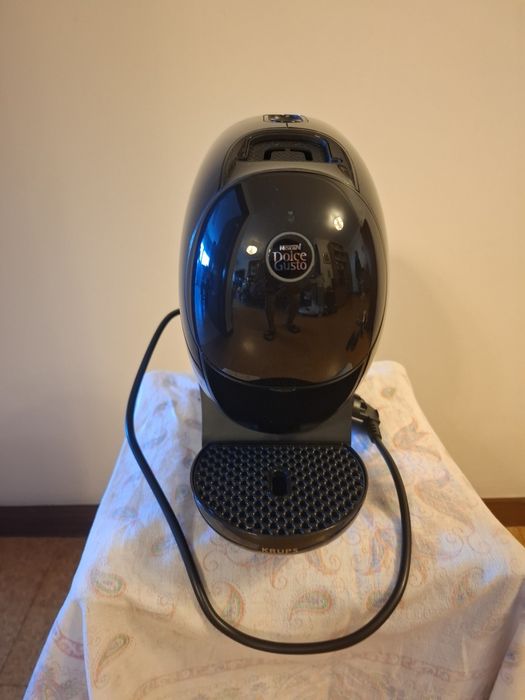 Máquina de café dolce gusto neo