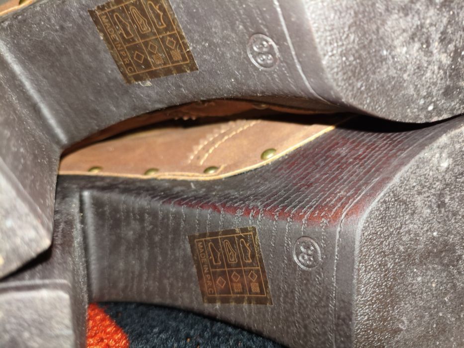 Botas com pêlo de volta