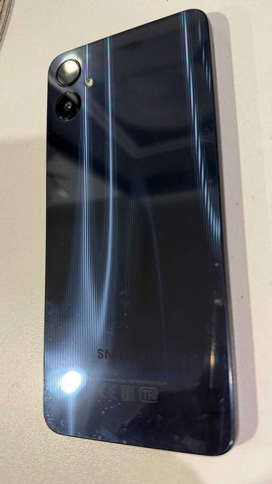 Продам смартфон Samsung A05