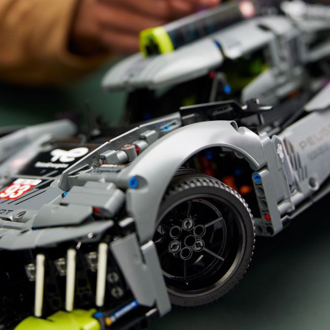 Конструктор LEGO Technic PEUGEOT 9X8 Le Mans Hybrid Hypercar (42156)