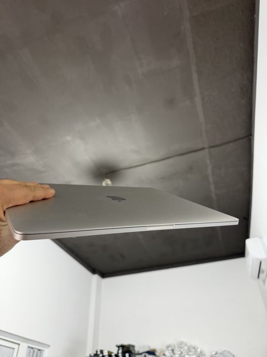 MacBook Pro 15’ 2019 16/256 Intel I7