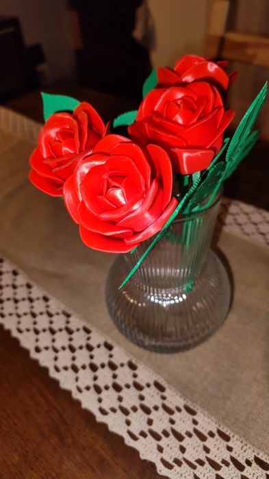 Dia dos namorados  Rosas vermelhas com pe