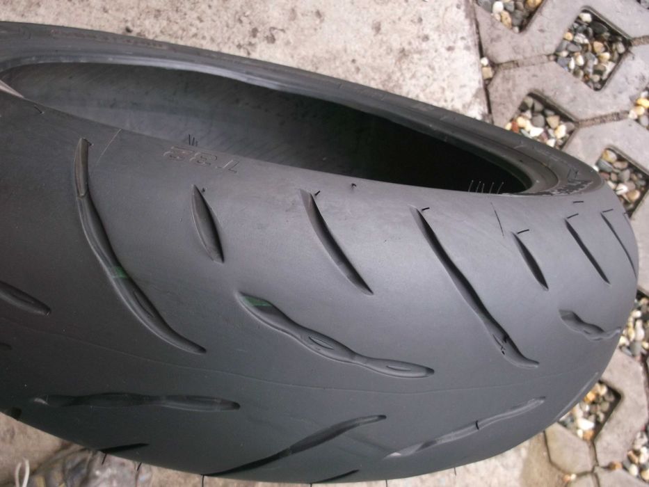 opona 180/55ZR17 Bridgestone Battlax T32R Dot0821 2,9mm