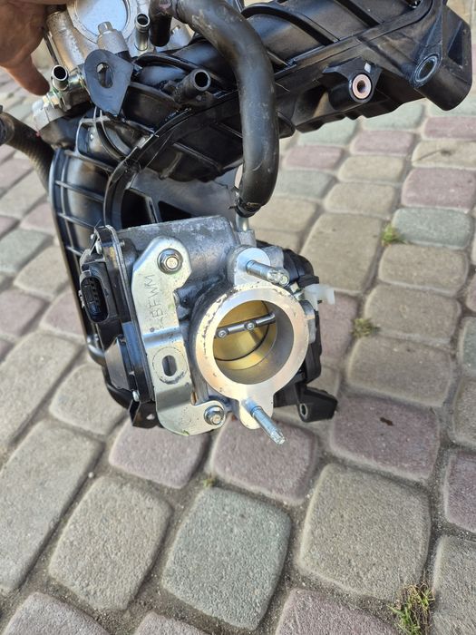 Впускний колектор mazda 3 turbo 2023 рік