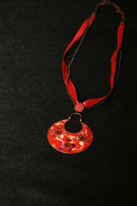 Colar Vermelho c/ Pendente Handmade