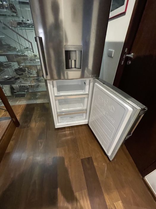 Frigorifico LG usado com um gaveta partida