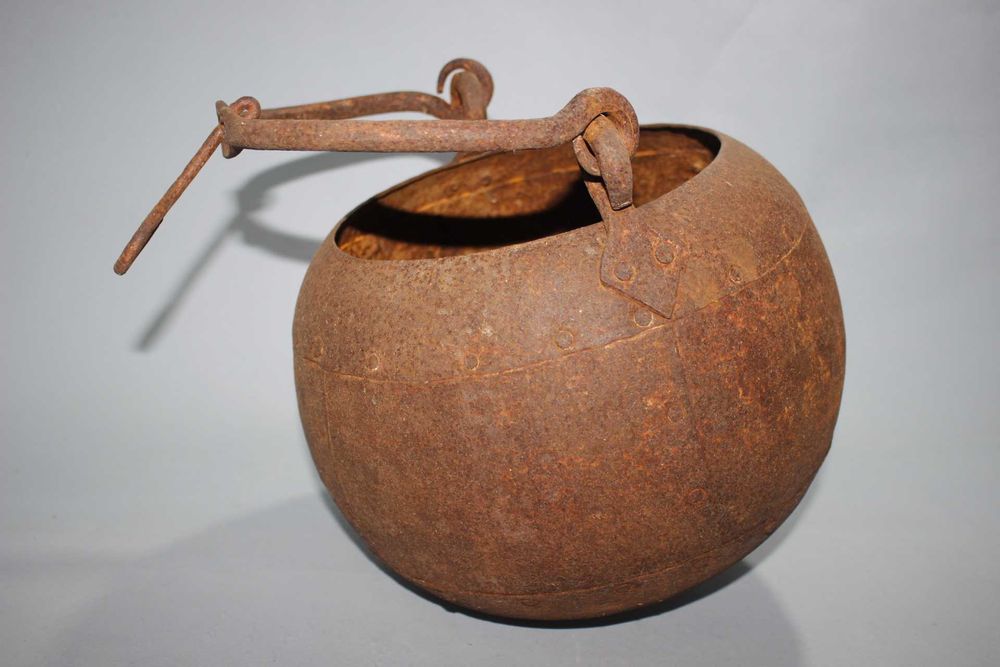 Grande pote em ferro - Ideal para decoração - Vaso / Panela