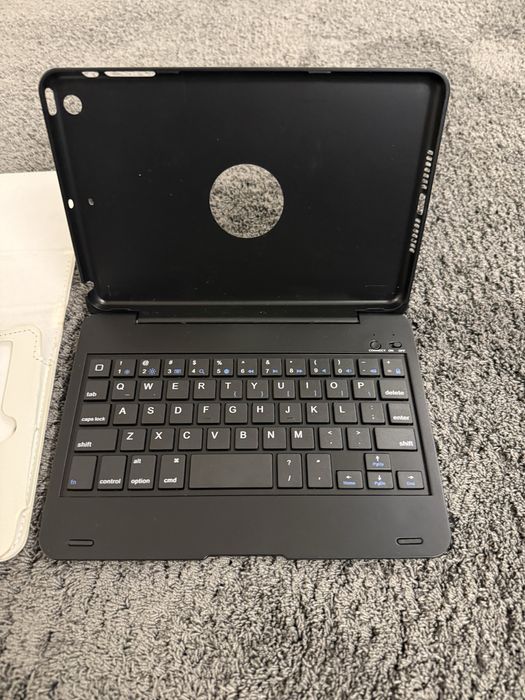 iPad Mini modelo A1455 para peças com 2 Capas e Teclado