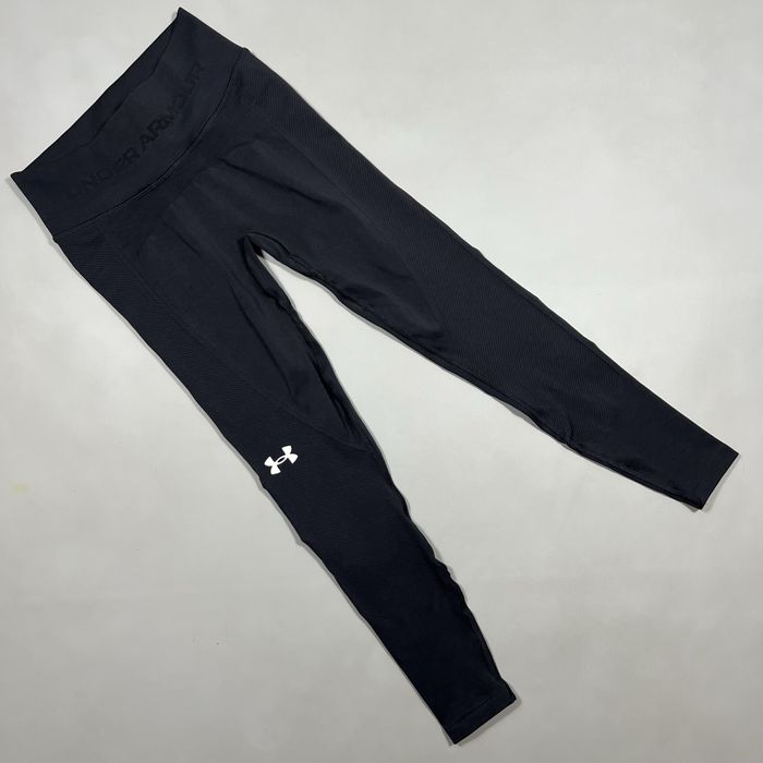 Безшовні жіночі чорні компресійні легінси лосіни under armour train seamless leggings 1381662-001
