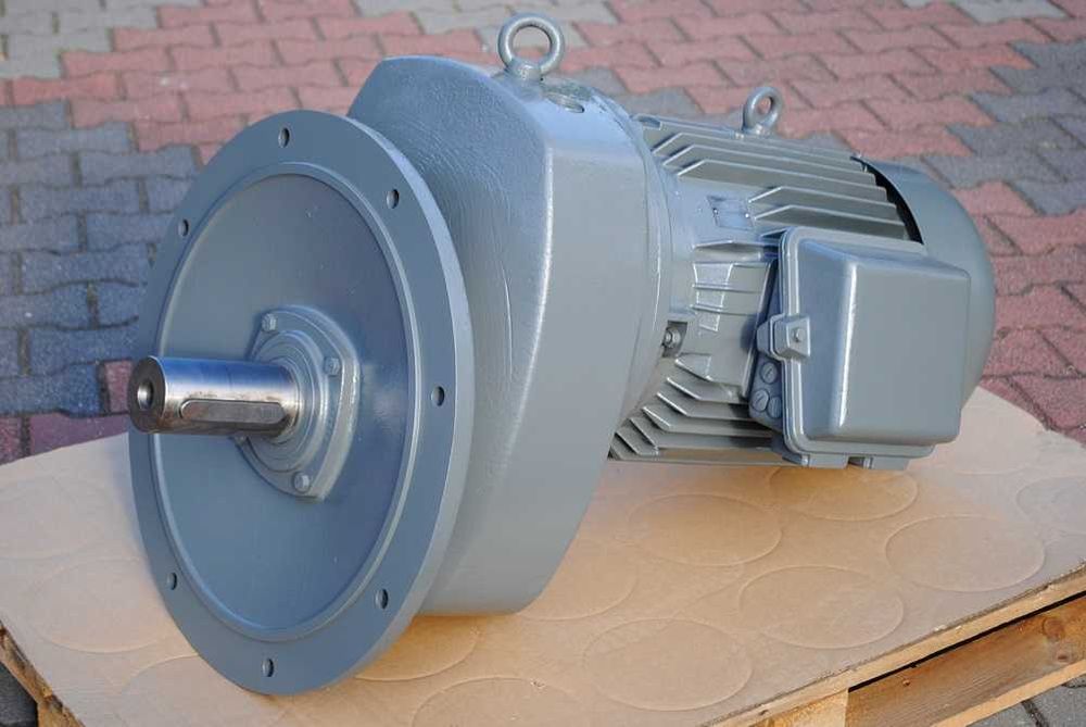 Motoreduktor kołnierzowy 22kw. 707obr./min. .