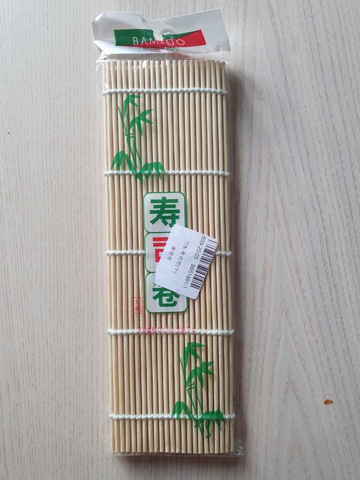 Tapete para enrolar sushi / Rolling sushi mat