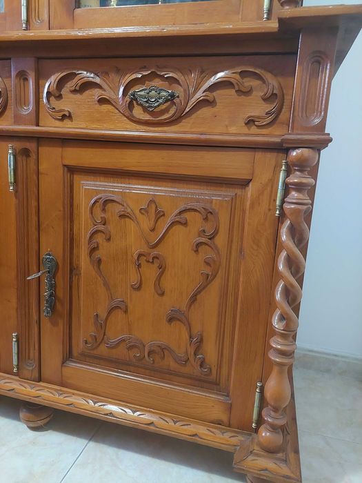 **Atualização de preço **Vendo móvel de sala com louceiro, de nogueira