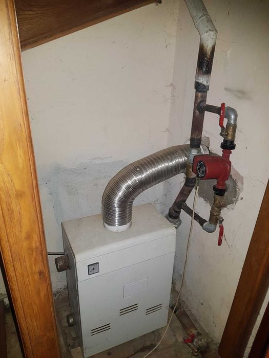 Житловий будинок та земельна ділянка 7,9 сот. м. Кам'янка-Бузька