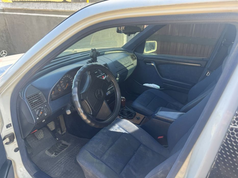 Продам або обміняю з моєю доплатою. Мерс 202