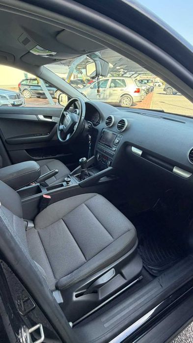 Audi A3 sportback 1.6 tdi attraction 2013