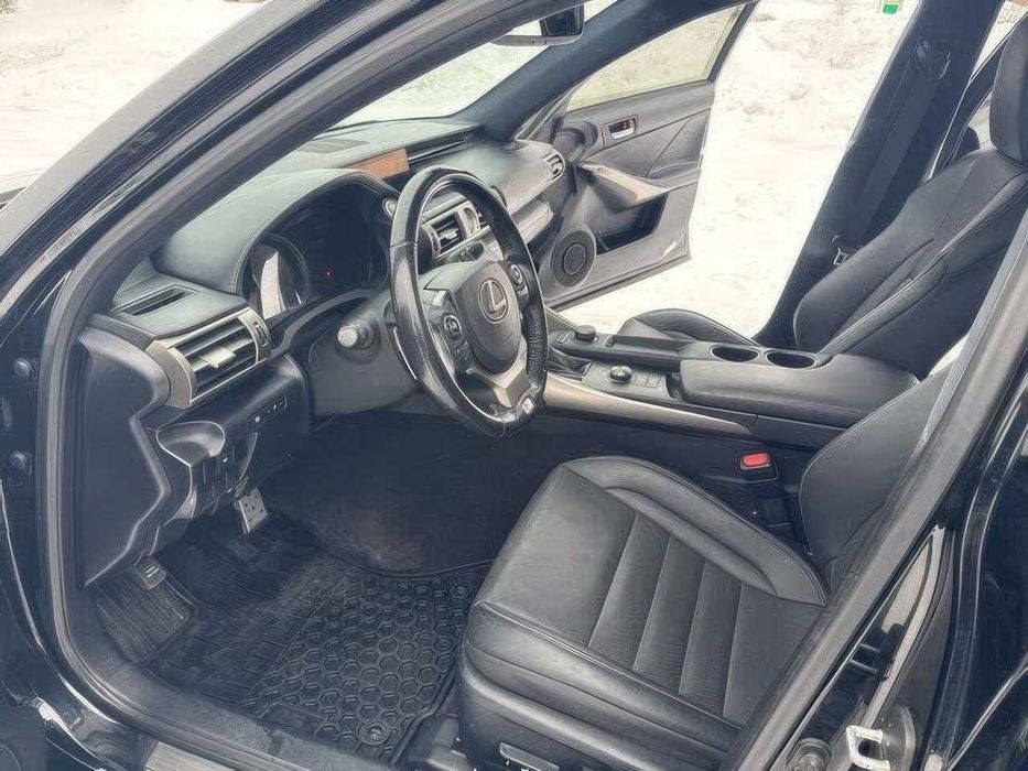 Lexus IS 300      2016