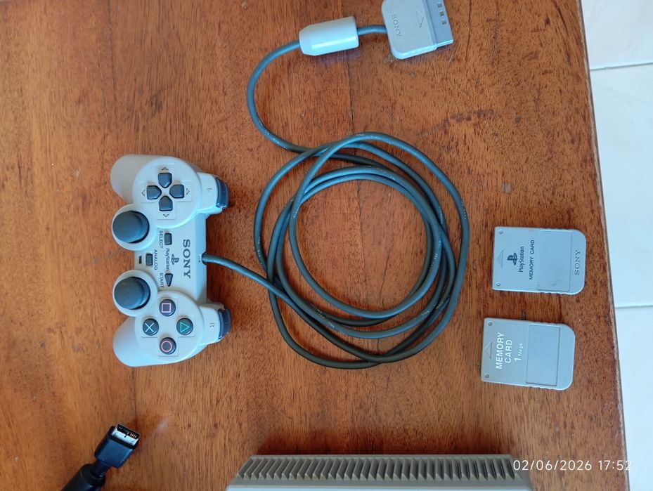 Playstation 1 muito conservado