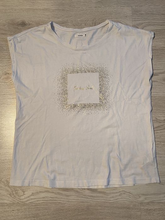Biała bluzka na krótki rękawek z złotym napisem Fearless Soul Reserved