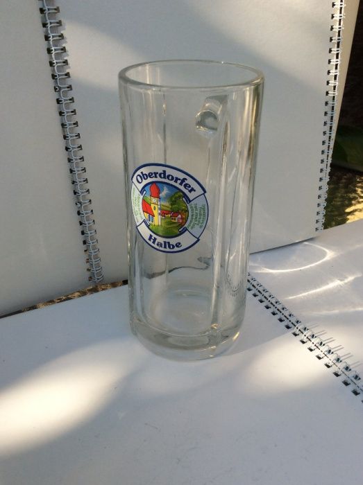 кружки для пива та відкривач пляшок