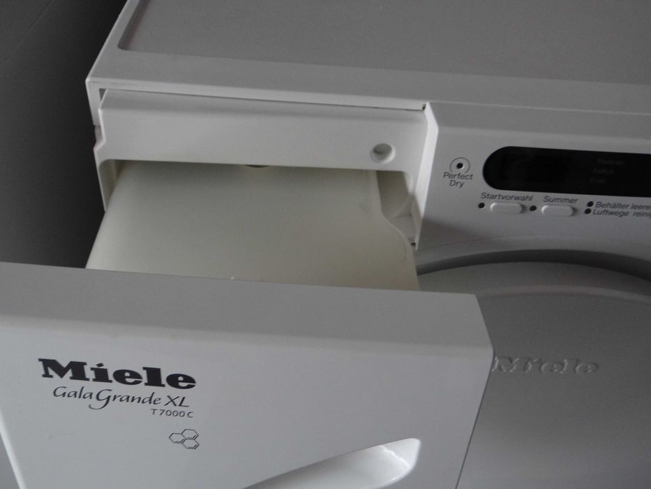 Suszarka  Miele T7946 C  kondensacyjna z pompą ciepła .