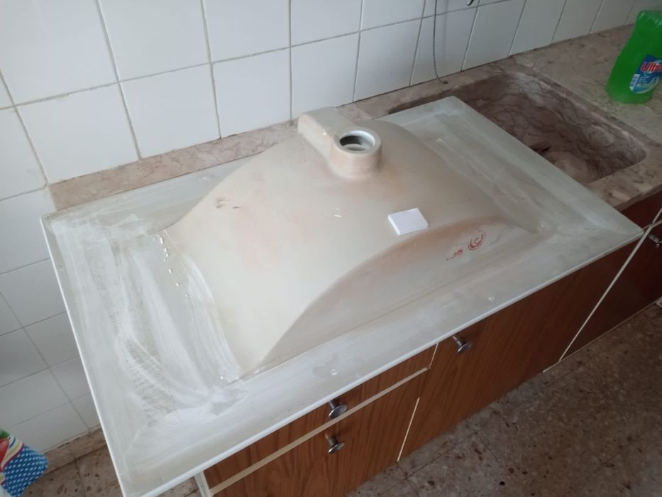 Vendo  Lavatoria, estado Nova.