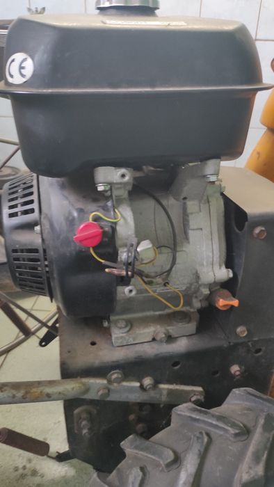 Снегоуборщік. Снегоуборочна.