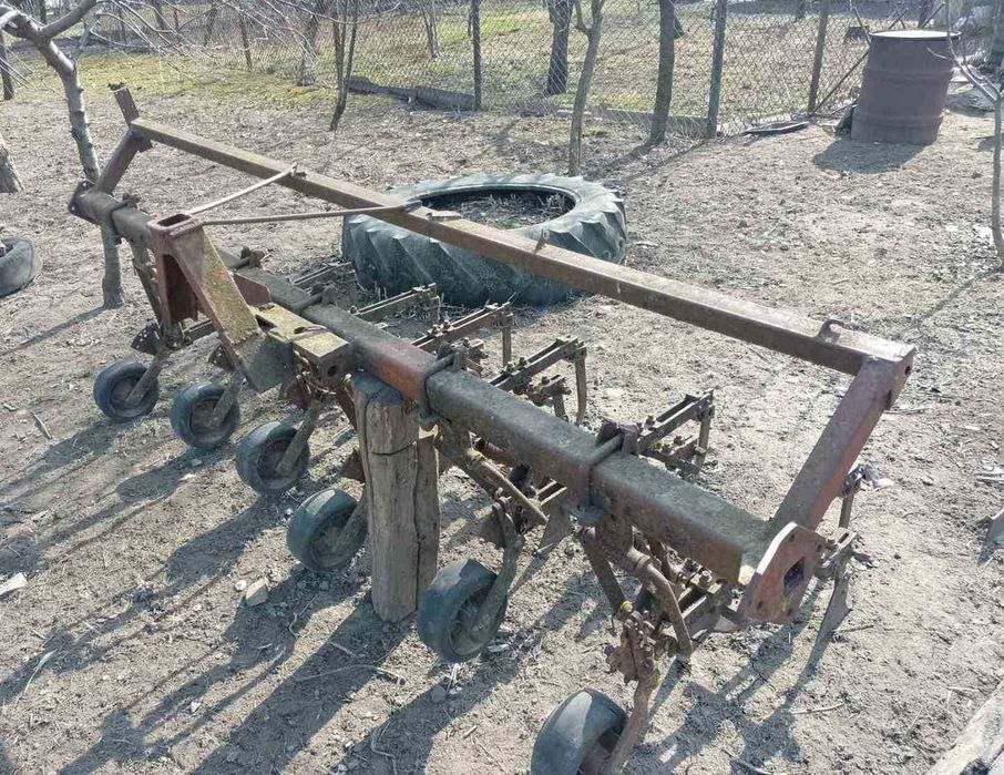 Культиватор міжрядний КРН