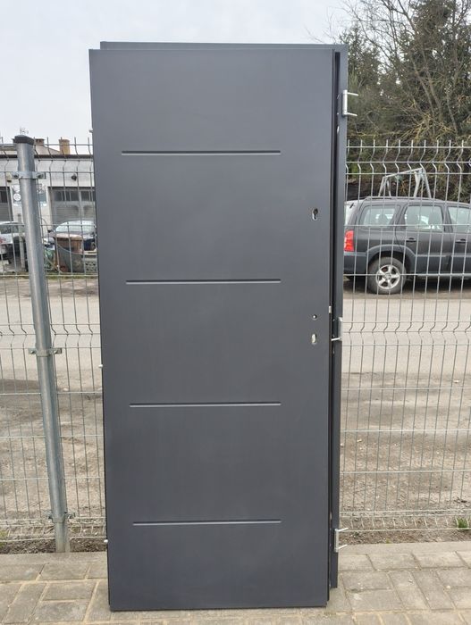 Drzwi zewnętrzne klatkowe, techniczne, budowlane