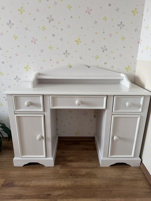 Продається набір меблів (тільки комплектом)