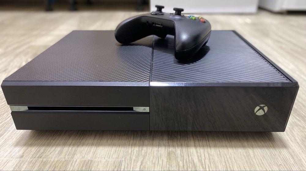Xbox One 500 gb ігрова консоль / приставка