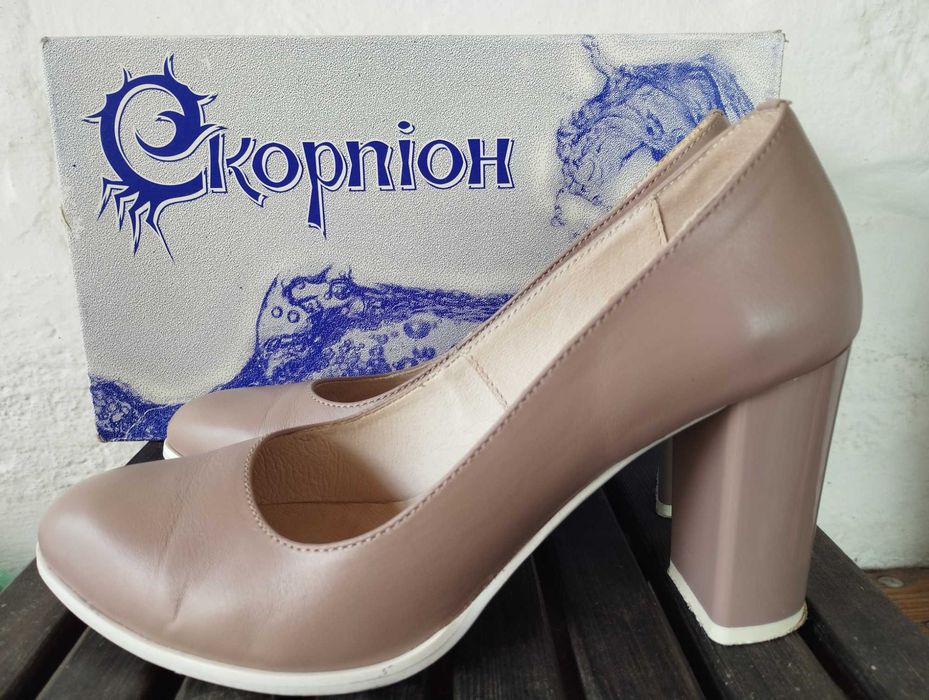 Продам туфлі 39р в гарному стані